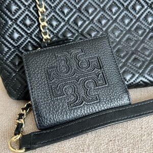 ✨✨Beautiful Tory Burch wallet. Excellent condition used only twice ✨✨